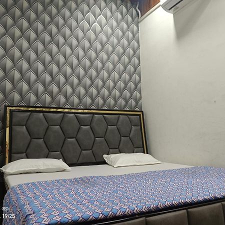 Hari Krishnam Residency Hotel Mathura Kültér fotó