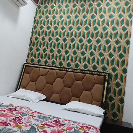 Hari Krishnam Residency Hotel Mathura Kültér fotó