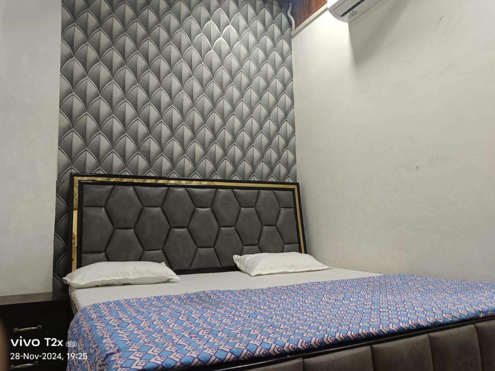 Hari Krishnam Residency Hotel Mathura Kültér fotó