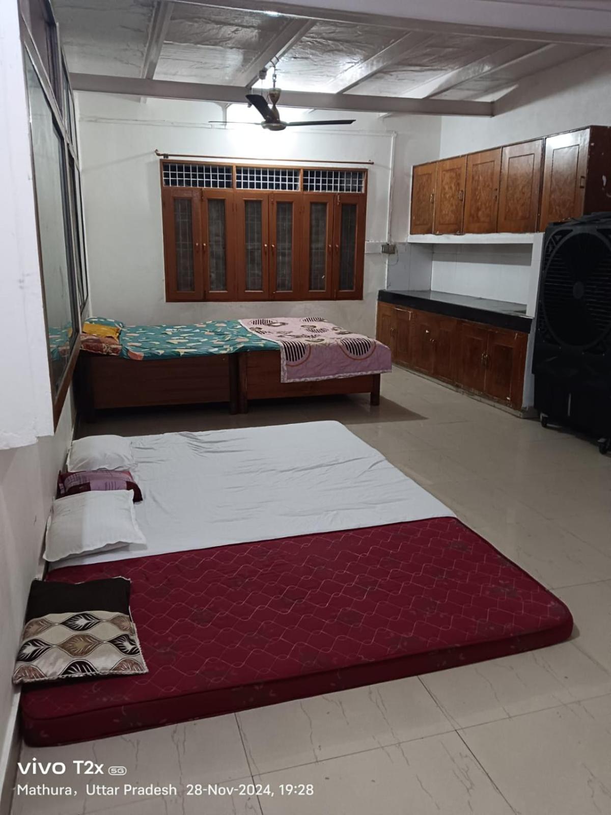Hari Krishnam Residency Hotel Mathura Kültér fotó