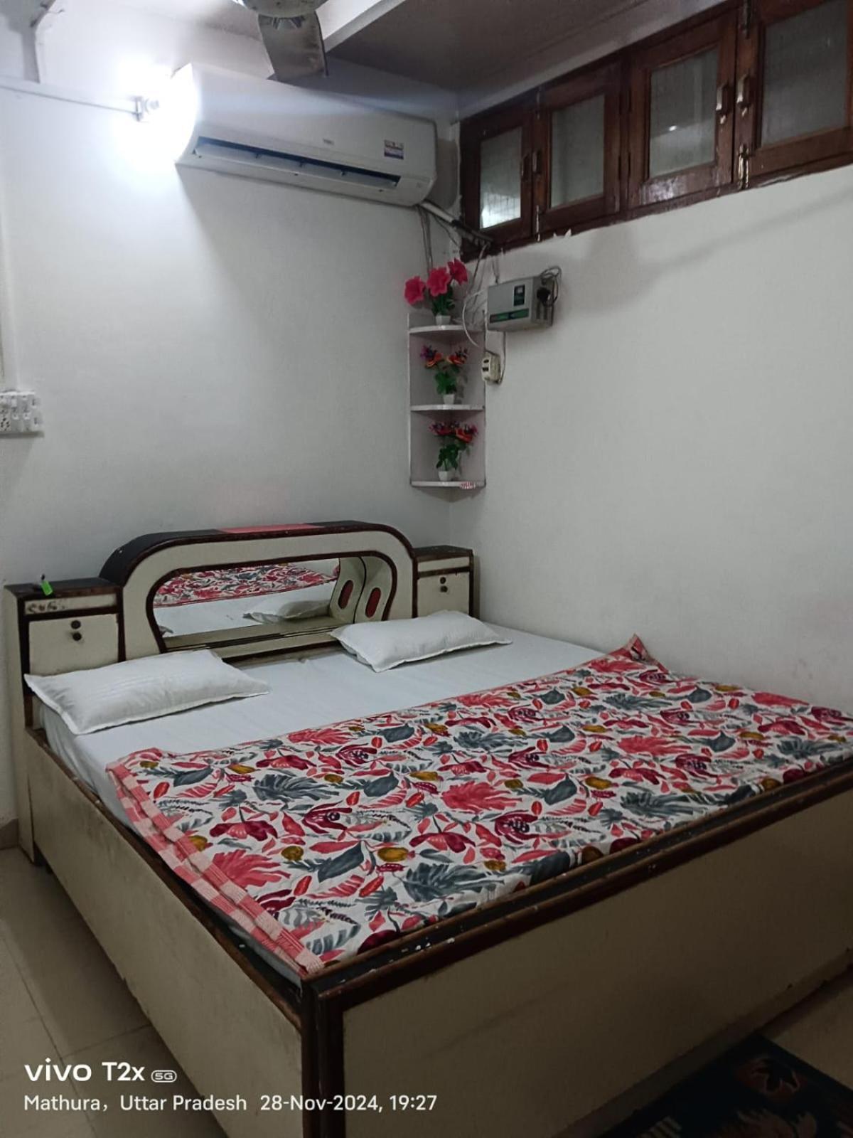 Hari Krishnam Residency Hotel Mathura Kültér fotó